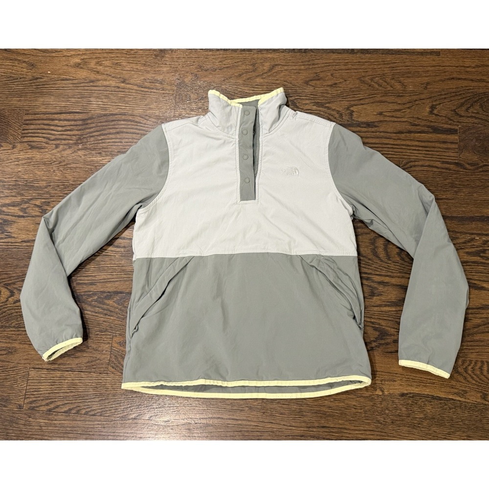The North Face 1/4 Button Pullover Women Medium Green Long Sleeve Mock Neck Fall